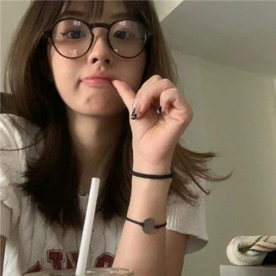 不认识的女友